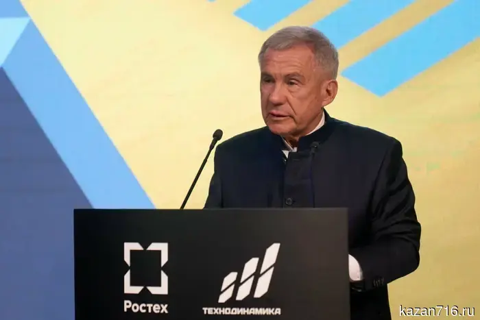 Минниханов в Москве вручил премию Тихомирова инженерам и строителям.