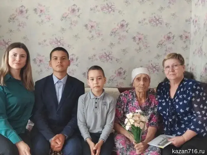 В Заинске труженица тыла отпраздновала свой 99-й день рождения.