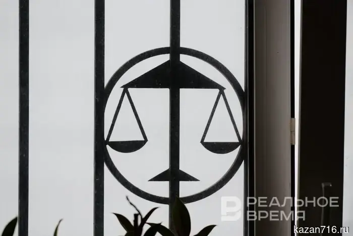 В Татарстане начнется судебный процесс над машинистом автокрана из-за падения рабочего с высоты 10 метров.
