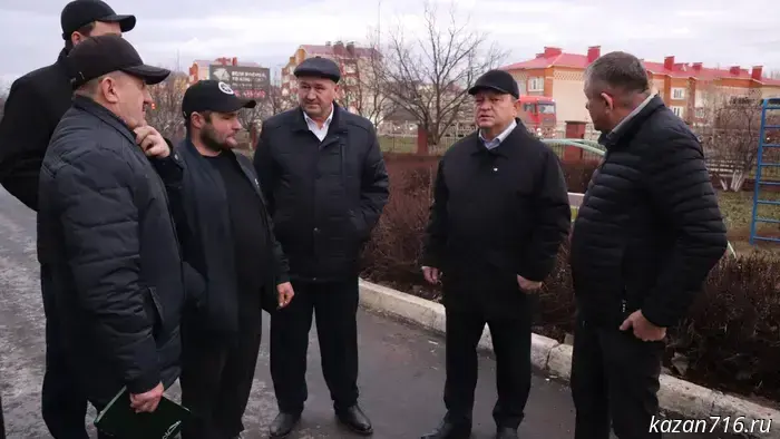 Дамир Ишкинеев провел рабочее совещание на месте капремонта.