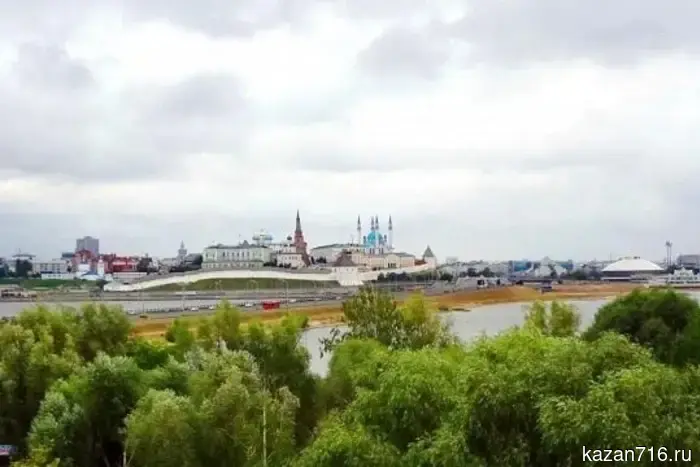 В Казани в парке Горького будет установлена смотровая площадка, оснащенная стеклянным ограждением и освещением.