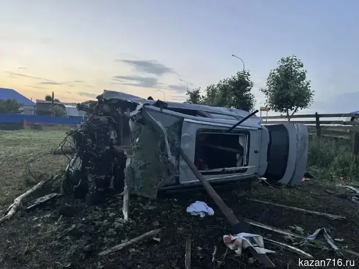 In the Muslyumovsky District of Tatarstan, a passenger died as a result of a car going off the road into a ditch.