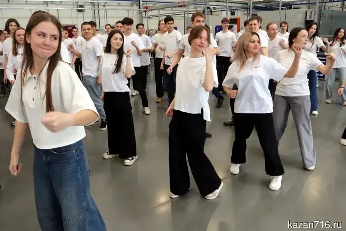 Зумба в честь Всемирного дня здоровья на КВЗ