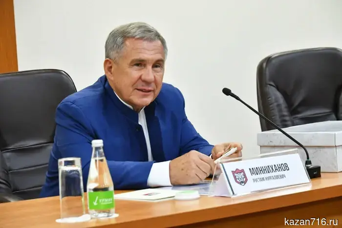 «Татарстан поддержит вас» - Минниханов пожелал удачи «Ак Барс» перед началом плей-офф.