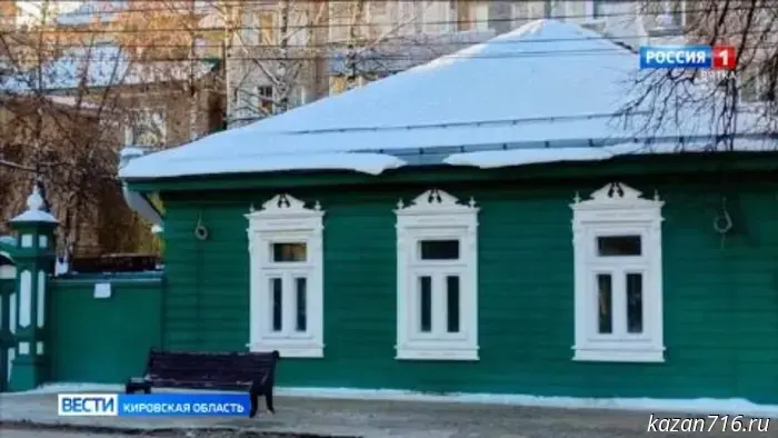 Cake, accordion and "Chizhik-Pyzhik"