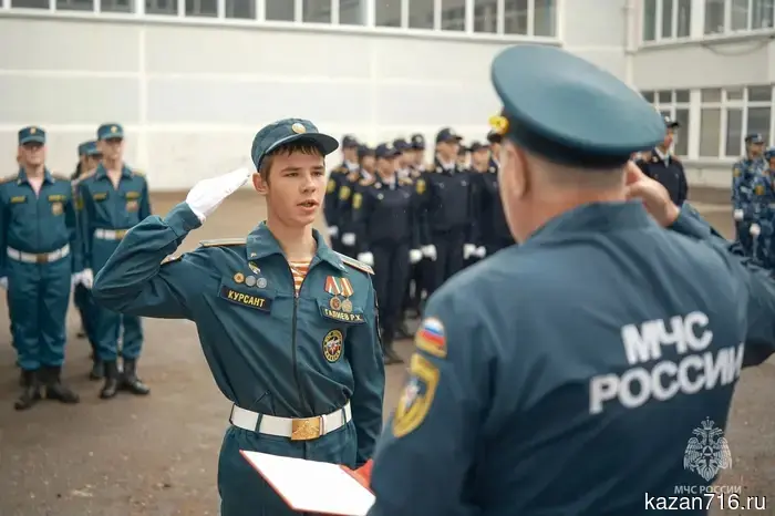 В Нижнекамске курсанты дали клятву пожарной службы.