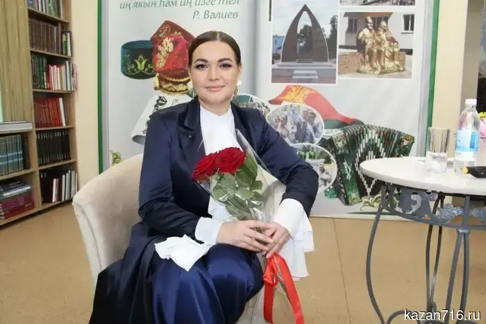 В библиотеке Заинска состоялась творческая встреча с певицей и врачом Ильзирой Ибрагимовой.
