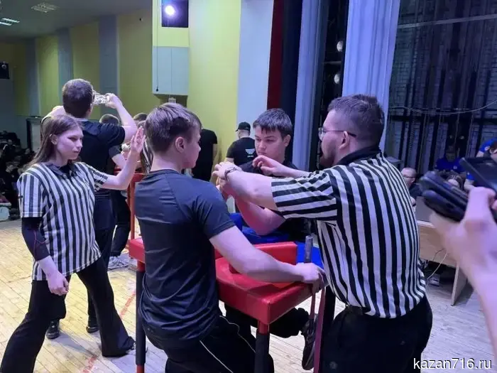 Спортсмены из Агрыза завоевали 11 медалей на республиканских турнирах по армрестлингу.