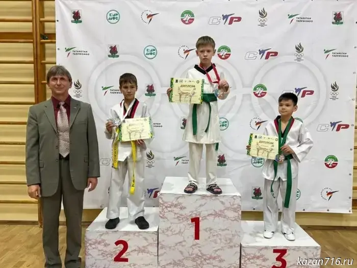 Владимир Подвалов из Заинска выиграл золотую медаль на Первенстве Казани по тхэквондо.
