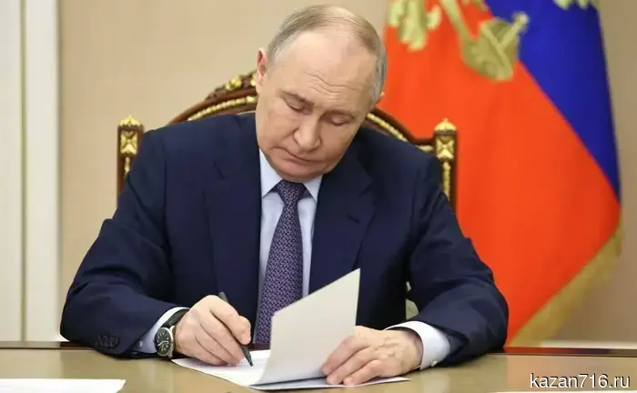 Путин утвердил набор законов, которые изменяют условия пребывания мигрантов в России.