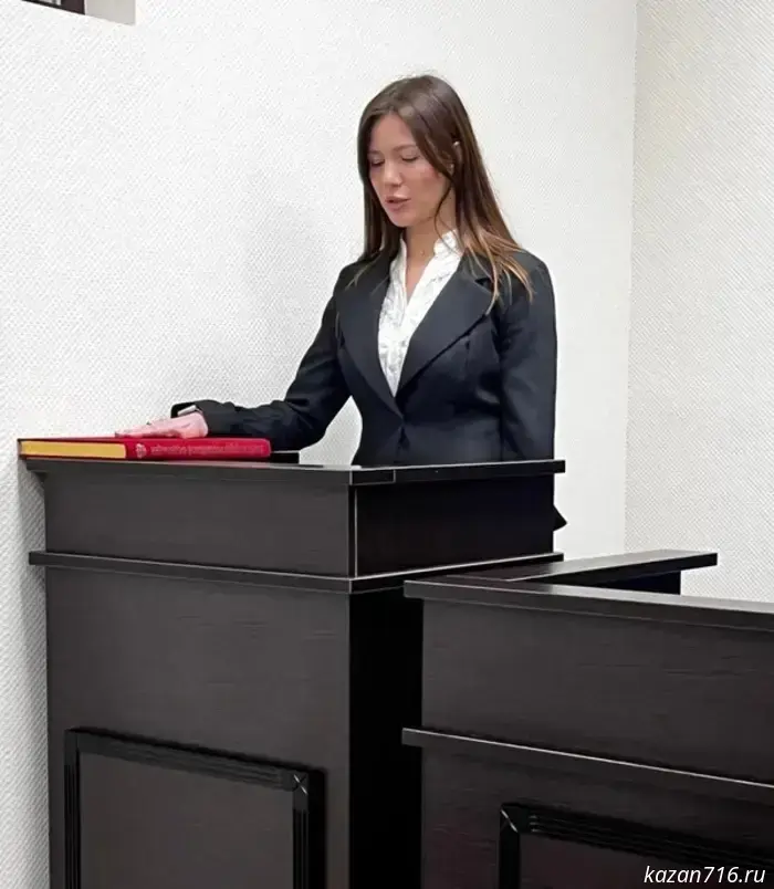 A new justice of the peace has been introduced to the court staff.