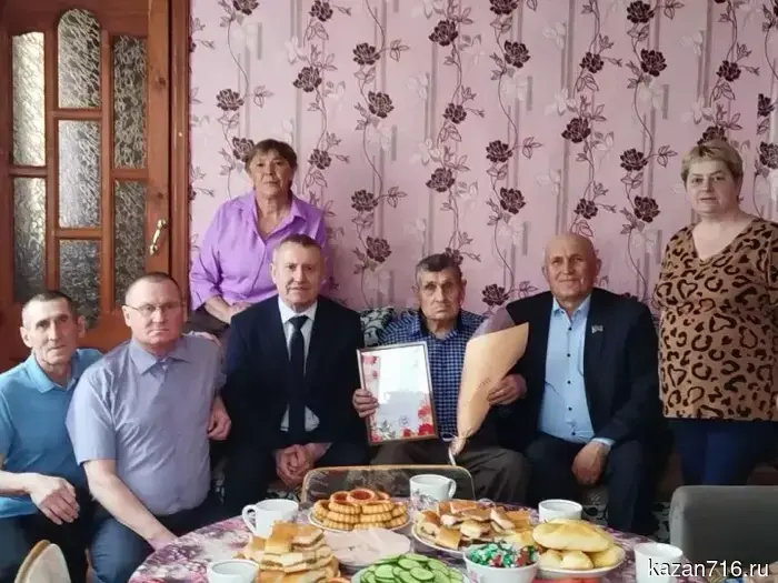 В Нурлатском районе свой 90-летний юбилей отпраздновал Владимир Кадышев из Егоркино.