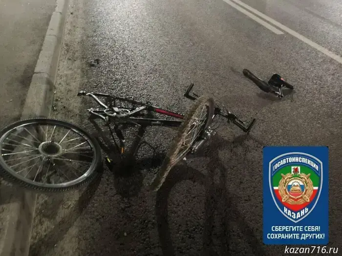A cyclist died in hospital after being hit by a foreign-made car in Kazan.