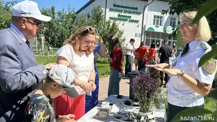 Employees of the State Committee of the Republic of Tatarstan for Bioresources revealed the secrets of herbal teas at the "Native-Loved" forum.