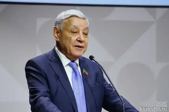 Фарид Мухаметшин поделился своим личным опытом изучения татарского языка на форуме «Туган тел».