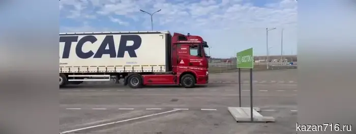 Путин представил первый беспилотный КАМАЗ на трассе М-12.