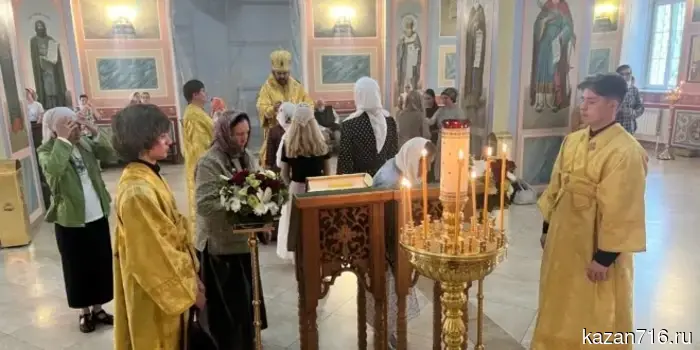On the eve of Sunday and in memory of the prophet of God Elijah, Bishop Methodius held an all-night vigil at the Kazan Mother of God Monastery.