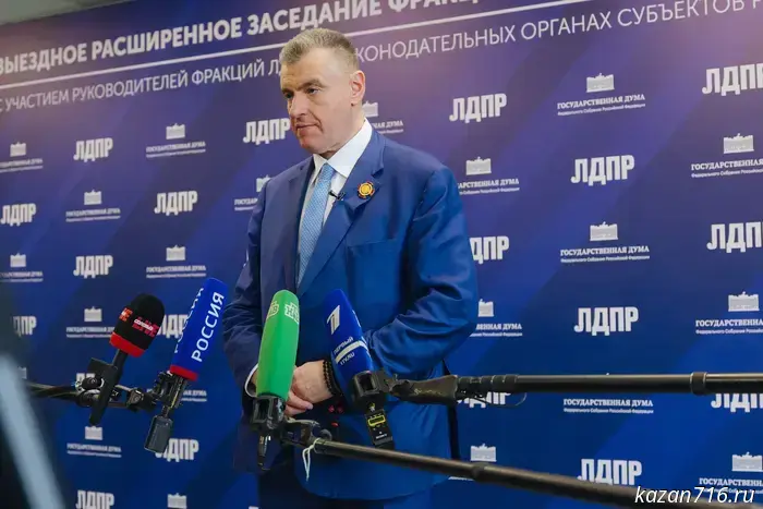 LDPR established a party medal called "Mother of a Soldier".