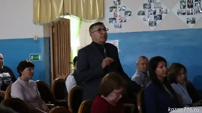 Глава Нурлатского района провёл встречу с жителями Андреевского сельского поселения.