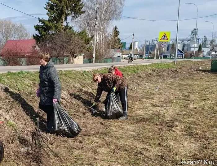 Весна наступает, наводит порядок: в Верхнеуслонском районе продолжается двухмесячник.