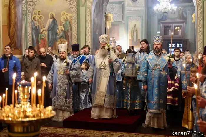 Накануне праздника Благовещения Пресвятой Богородицы в Благовещенском соборе Казанского кремля прошло архиерейское служение.