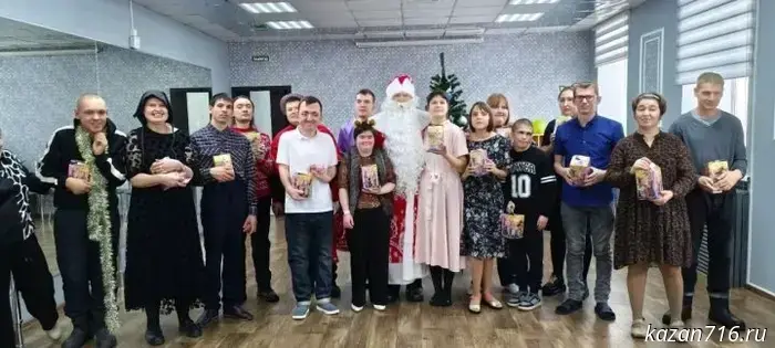 "The Turnip", Grandfather Frost and a disco: how the "Radost" center created a New Year's miracle for children