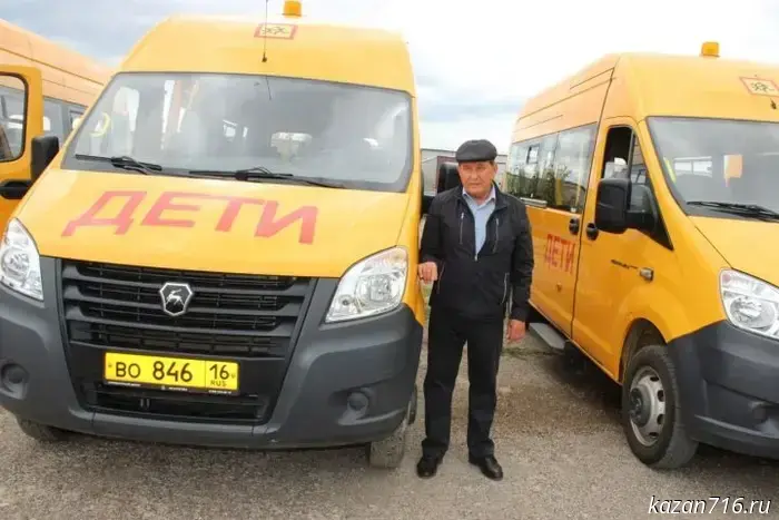 Nikolai Nikolaevich and his important route: 6 years behind the wheel of a school bus