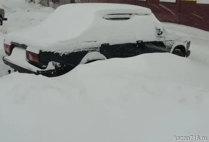 The prosecutor's office demands compensation for the snow that fell on the car.