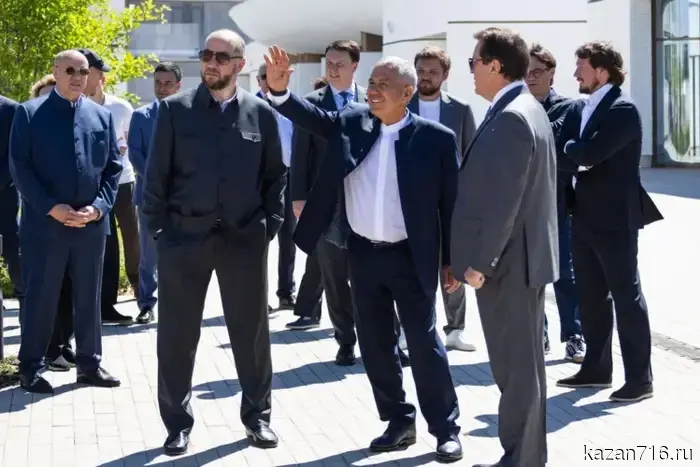 Rustam Minnikhanov inspected the renovated Kazan Youth Theatre and the new resort complex TatarSu.